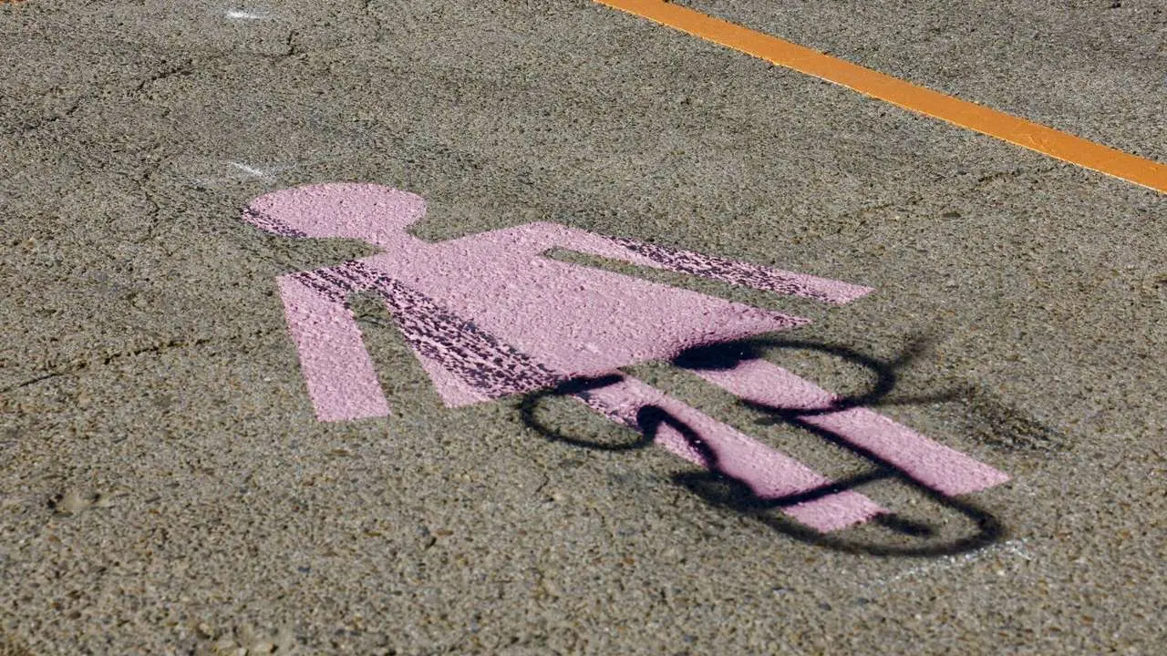 Campillo. ICAL. Vandalizan las plazas de aparcamiento reservadas para mujeres en Le&oacute;n
