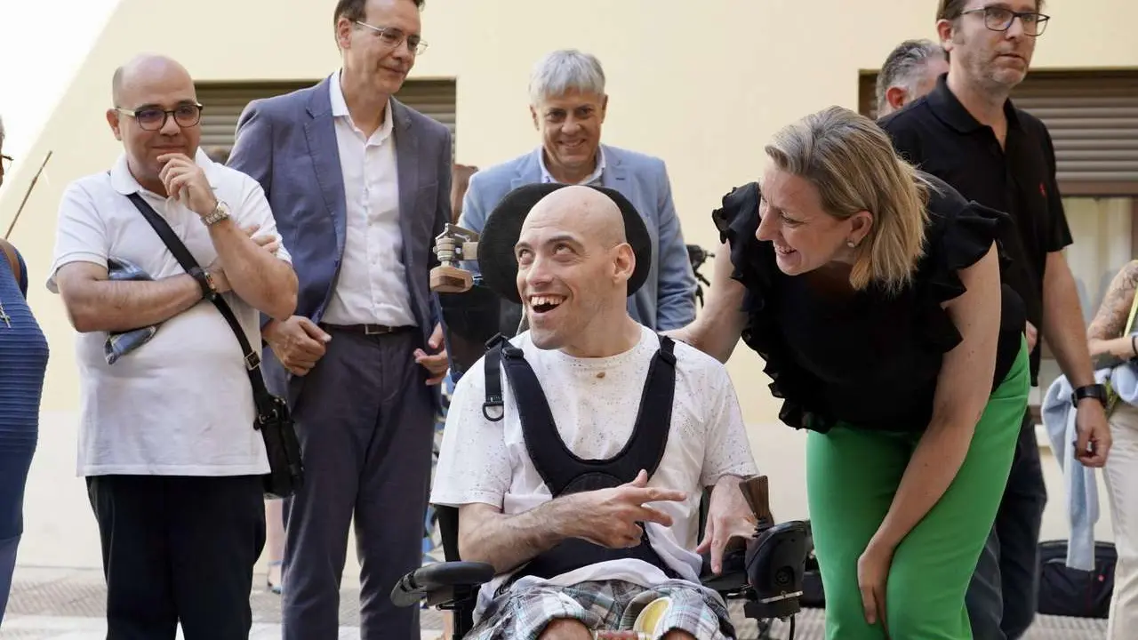 Campillo. ICAL. La vicepresidenta de la Junta dy consejera de Familia e Igualdad de Oportunidades, Isabel Blanco, visita el centro social Las Cinco Llagas de C&aacute;ritas Diocesana de Astorga.
