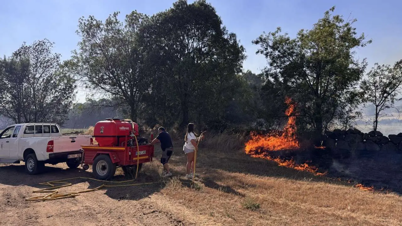 Rmestudios. ICAL. La Junta activa la situaci&oacute;n operativa dos ante la evoluci&oacute;n del incendio de Navaluenga (&Aacute;vila)