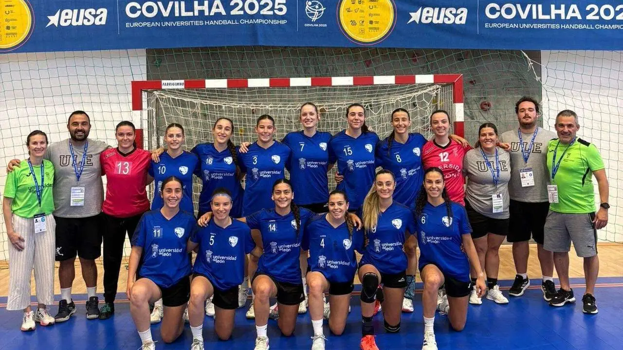 Equipo femenino de balonmano de la Universidad de Le&oacute;n