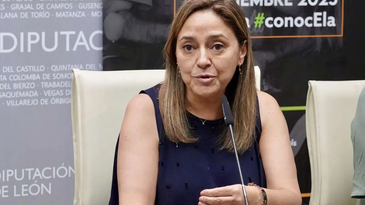 Campillo. ICAL. La diputada de Juventud y Deportes, Patricia Mart&iacute;nez, presenta el Trail Solidario &lsquo;Antimio con la ELA&rsquo;, junto a Roberto Salvadores, de la Junta Vecinal de Antimio de Arriba;; la directora de Comunicaci&oacute;n, Marketing y RR.PP. de la Asociaci&oacute;n Espa&ntilde;ola de Esclerosis Lateral Amiotr&oacute;fica, Rosa Mar&iacute;a Garc&iacute;a Llorente; y la presidenta de EM Le&oacute;n, Lorena L&oacute;pez