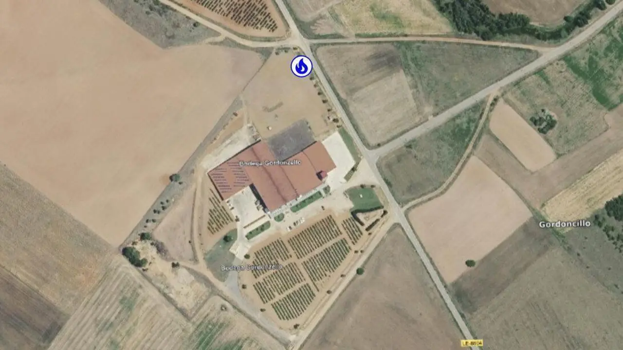 Zona del incendio en Gordoncillo, junto a las Bodegas Gordonzello
