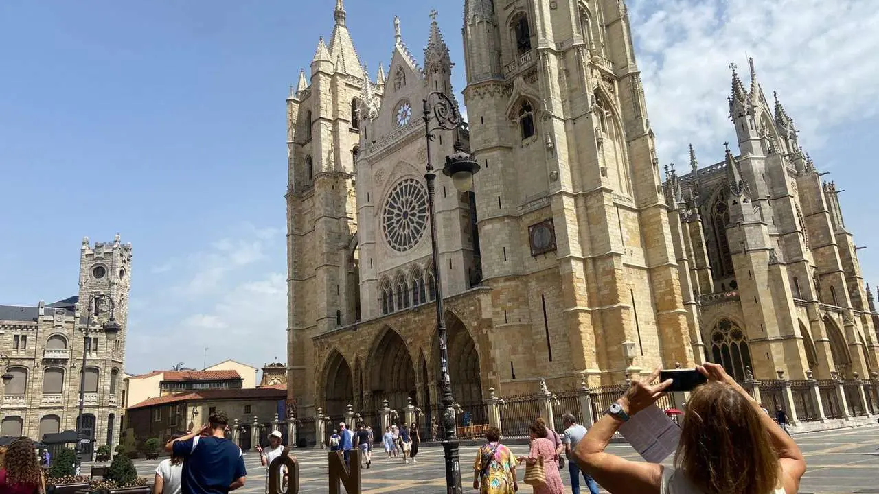 Calor y algunas lluvias para este mi&eacute;rcoles en Le&oacute;n. | E