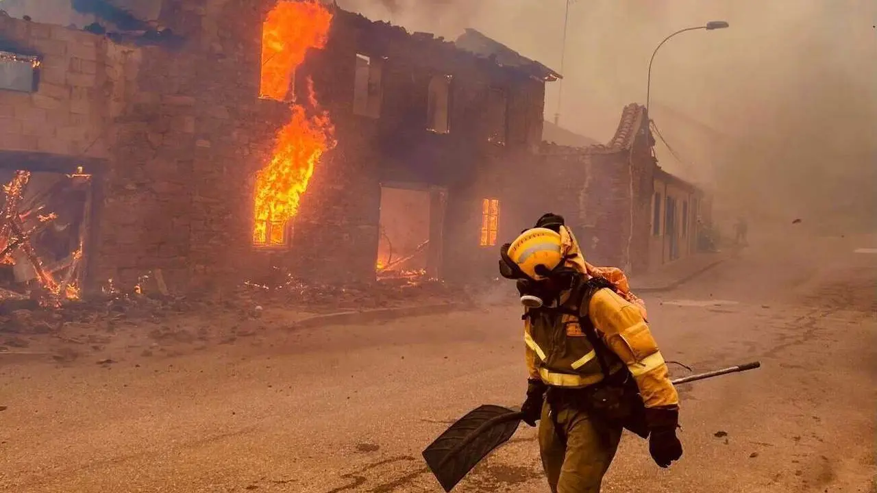 BRIF Iglusuela en el incendio forestal de Barniedo de la Reina.