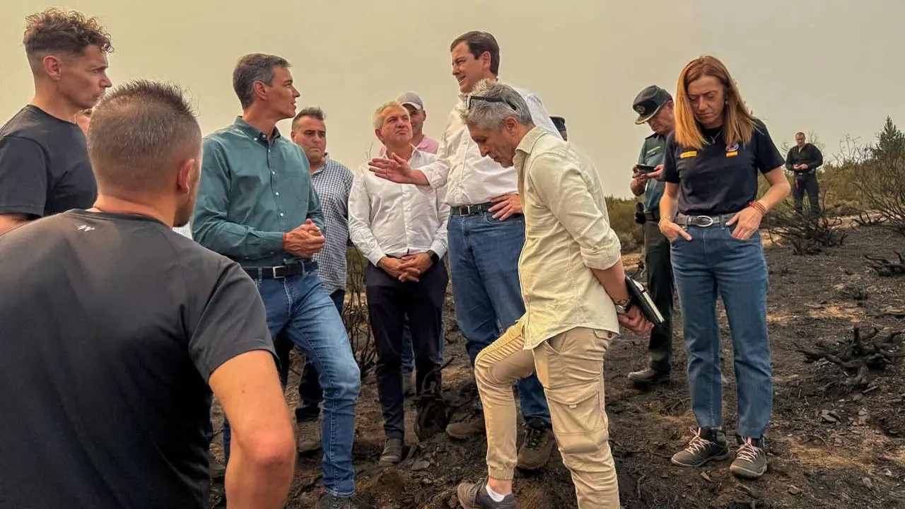 JCyL / ICAL .. El presidente del Gobierno, Pedro S&aacute;nchez, visita las zonas afectadas por los incendios en Villablino (Le&oacute;n)