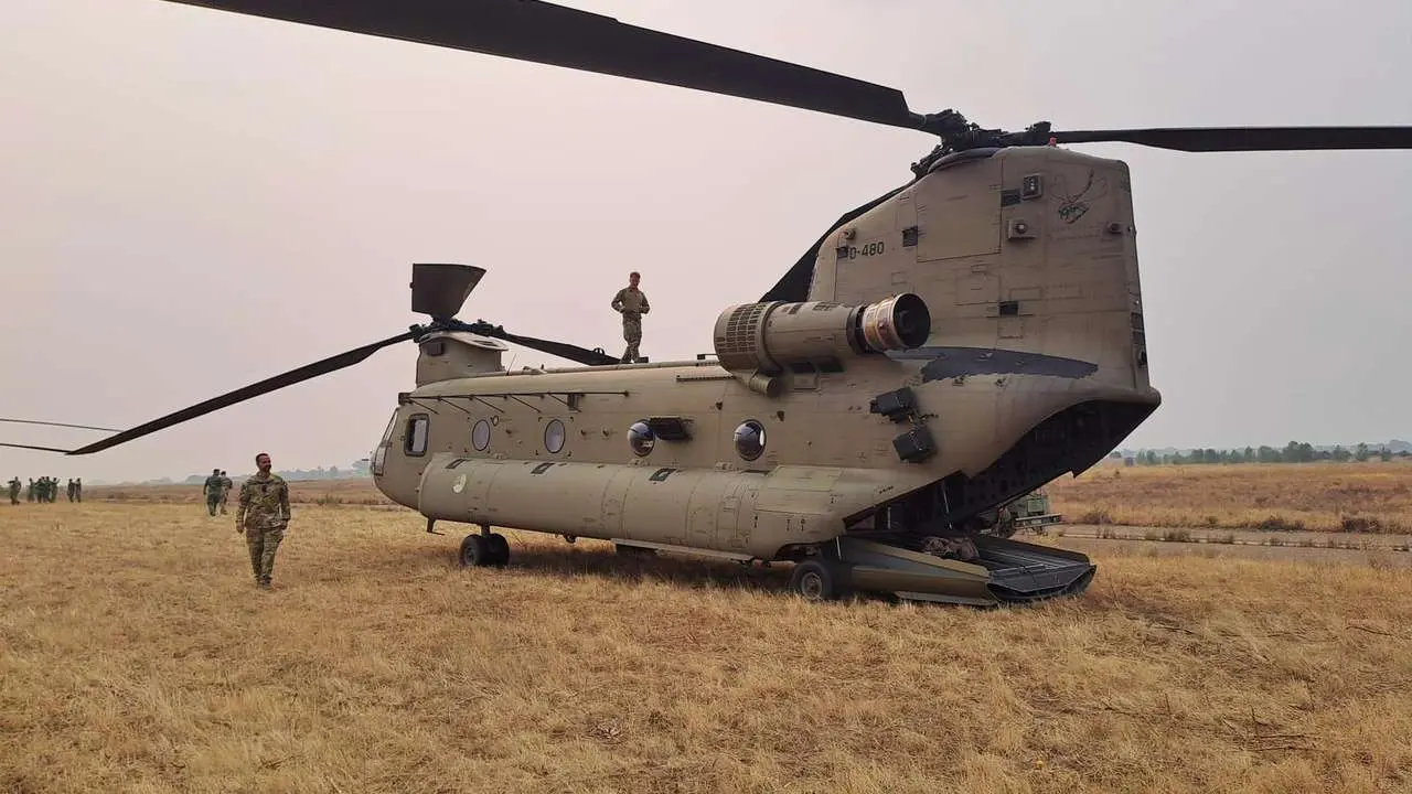 Un helic&oacute;ptero chinook en la base de La Virgen del Camino. | LE&Oacute;N24HORAS