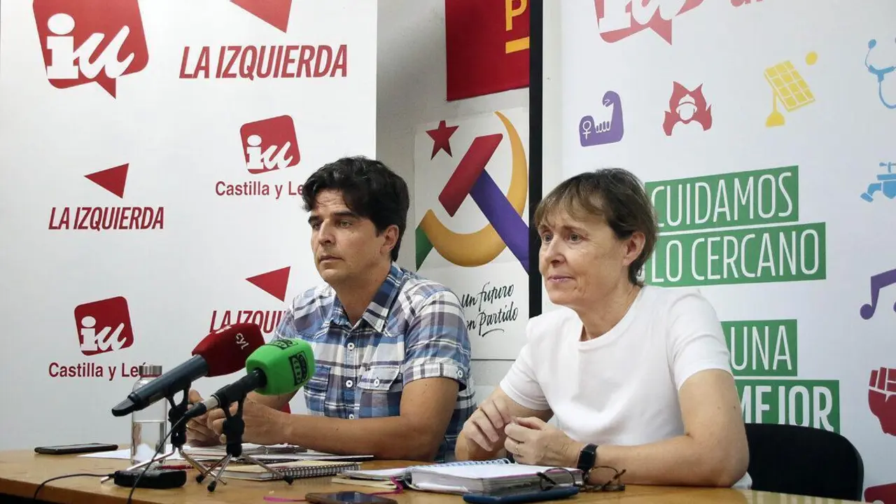 El coordinador de Izquierda Unida en Castilla y Le&oacute;n, Juan Gasc&oacute;n, critic&oacute; este martes la &ldquo;estrategia Maz&oacute;n&rdquo; de la Junta en los incendios que asolan la comunidad. | ICAL