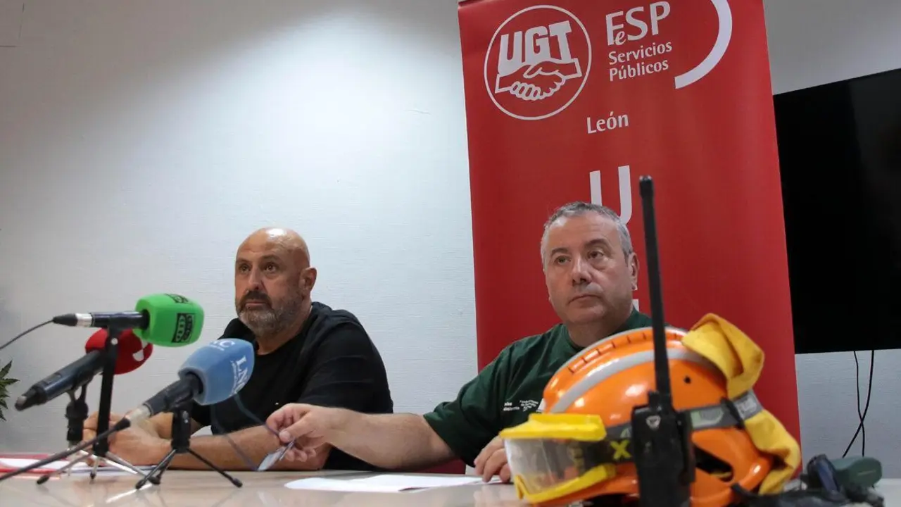 Rueda de prensa de UGT este martes en Le&oacute;n sobre la situaci&oacute;n de la provincia con los incendios. | ICAL