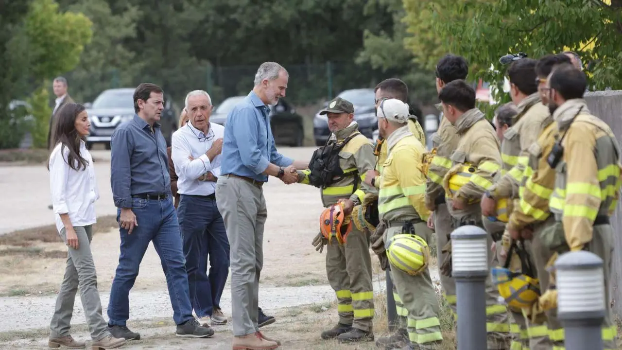 JL Leal. ICAL. Los reyes visitan las principales zonas afectadas por los incendios forestales en Castilla y Le&oacute;n, acompa&ntilde;ados del presidente de la Junta, Alfonso Fern&aacute;ndez Ma&ntilde;ueco