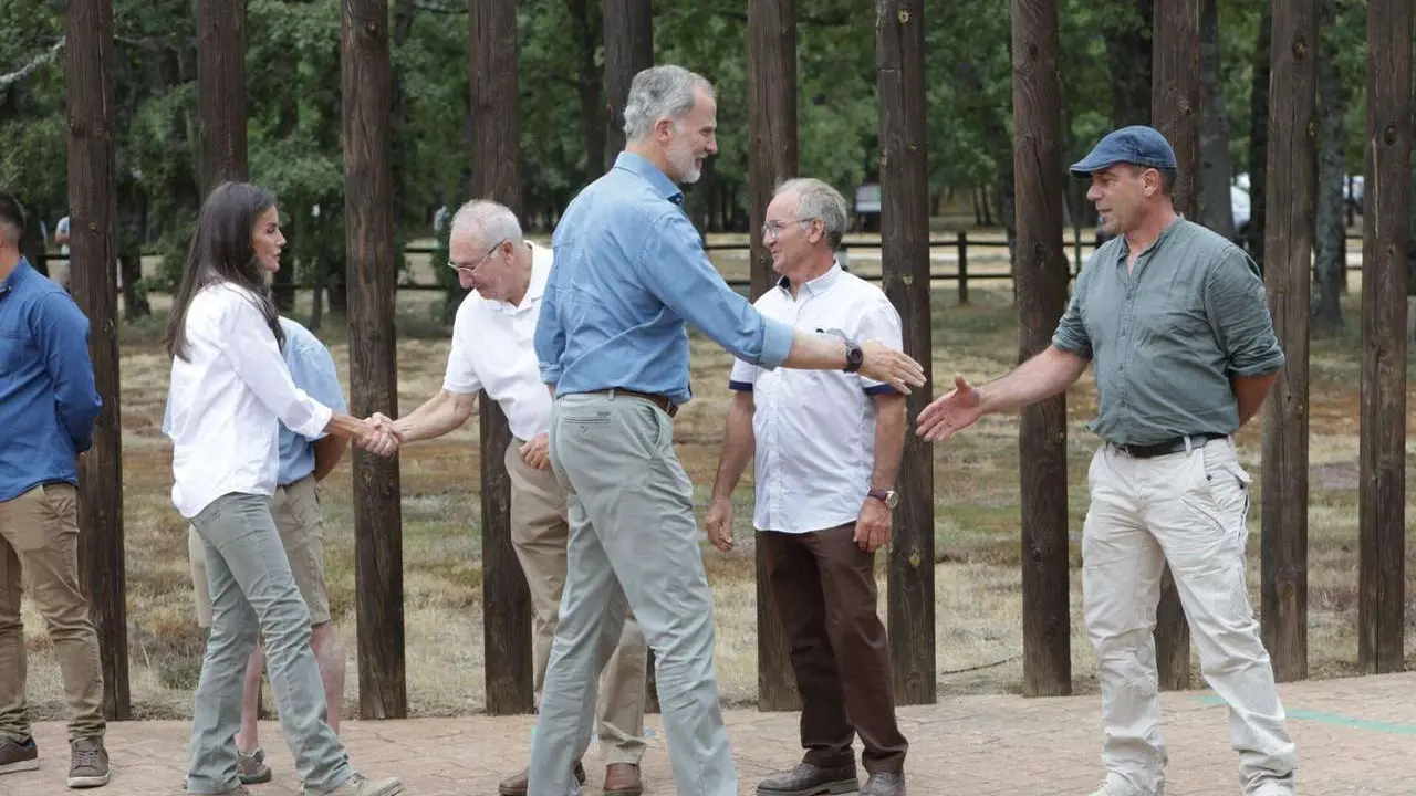 JL Leal. ICAL. Los reyes visitan las principales zonas afectadas por los incendios forestales en Castilla y Le&oacute;n, acompa&ntilde;ados del presidente de la Junta, Alfonso Fern&aacute;ndez Ma&ntilde;ueco