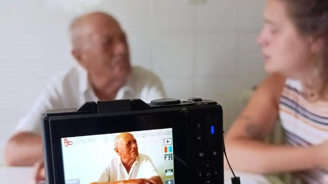 &lsquo;H&aacute;blame de Canseco: la vida de un pueblo a trav&eacute;s de sus protagonistas&rsquo;, de Melani Blanco. | ULE