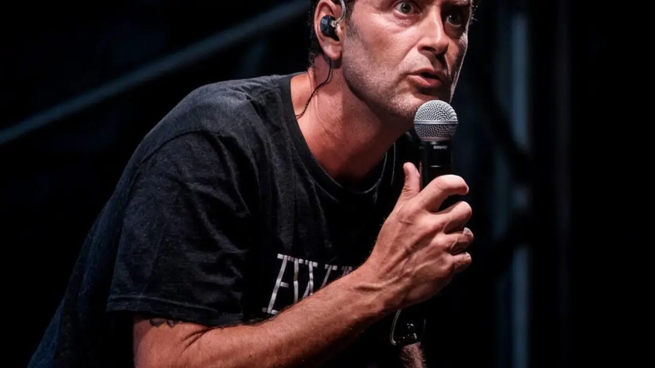 Joaqu&iacute;n Pajar&oacute;n en uno de sus shows
