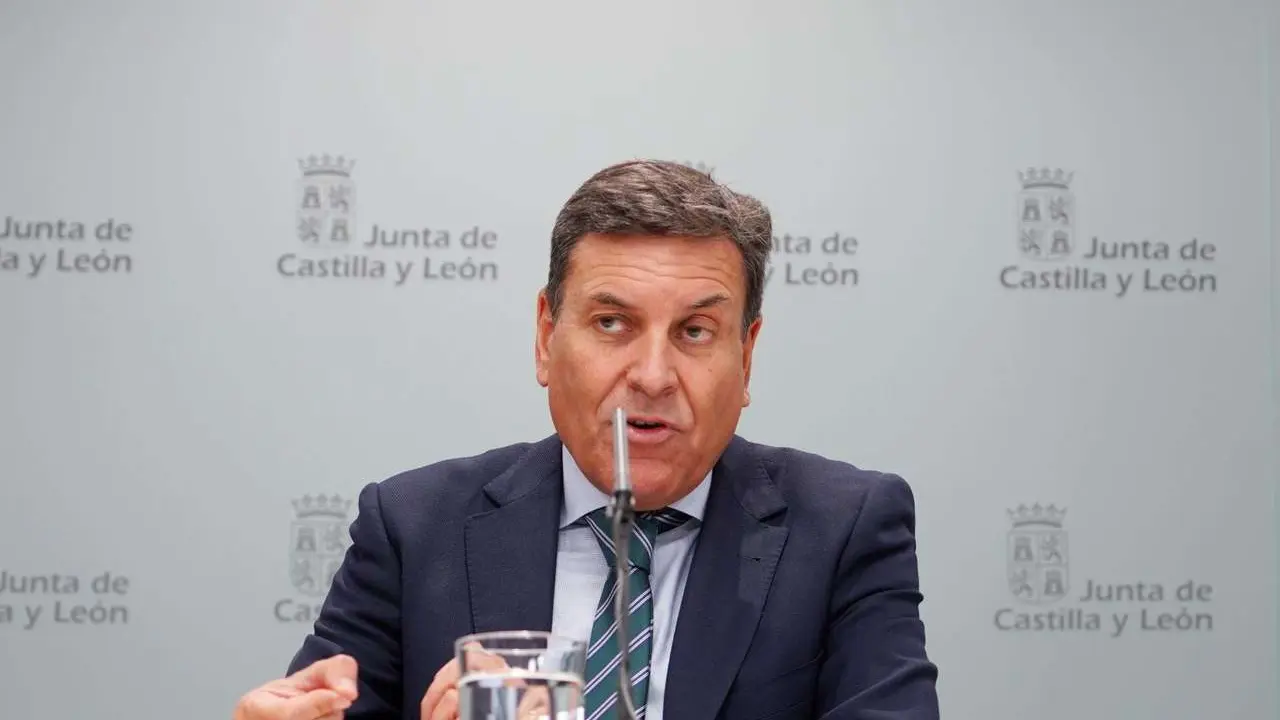 Miriam Chac&oacute;n. ICAL. El consejero de Econom&iacute;a y Hacienda y portavoz de la Junta, Carlos Fern&aacute;ndez Carriedo, comparece en rueda de prensa posterior al Consejo de Gobierno.