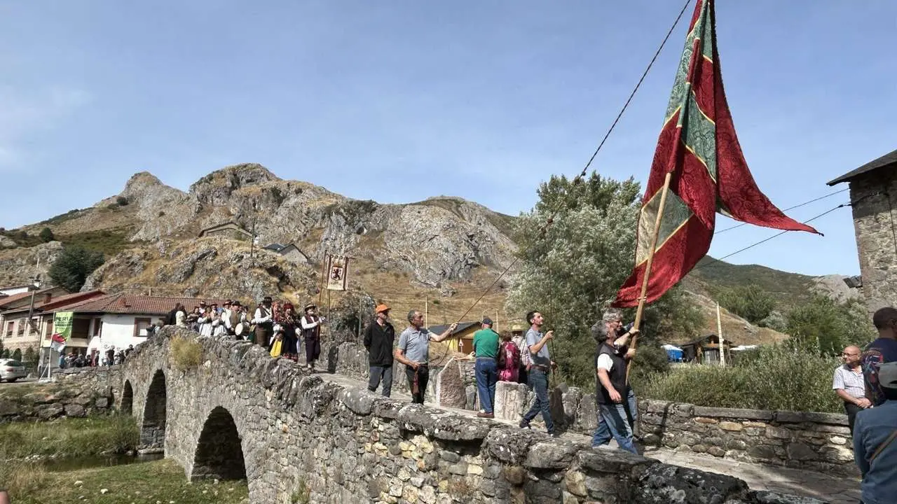 Vecinos y visitantes disfrutaron de la feria ganadera y los actos del Cristo de Valdelugueros 2025. Le&oacute;n 24 horas.