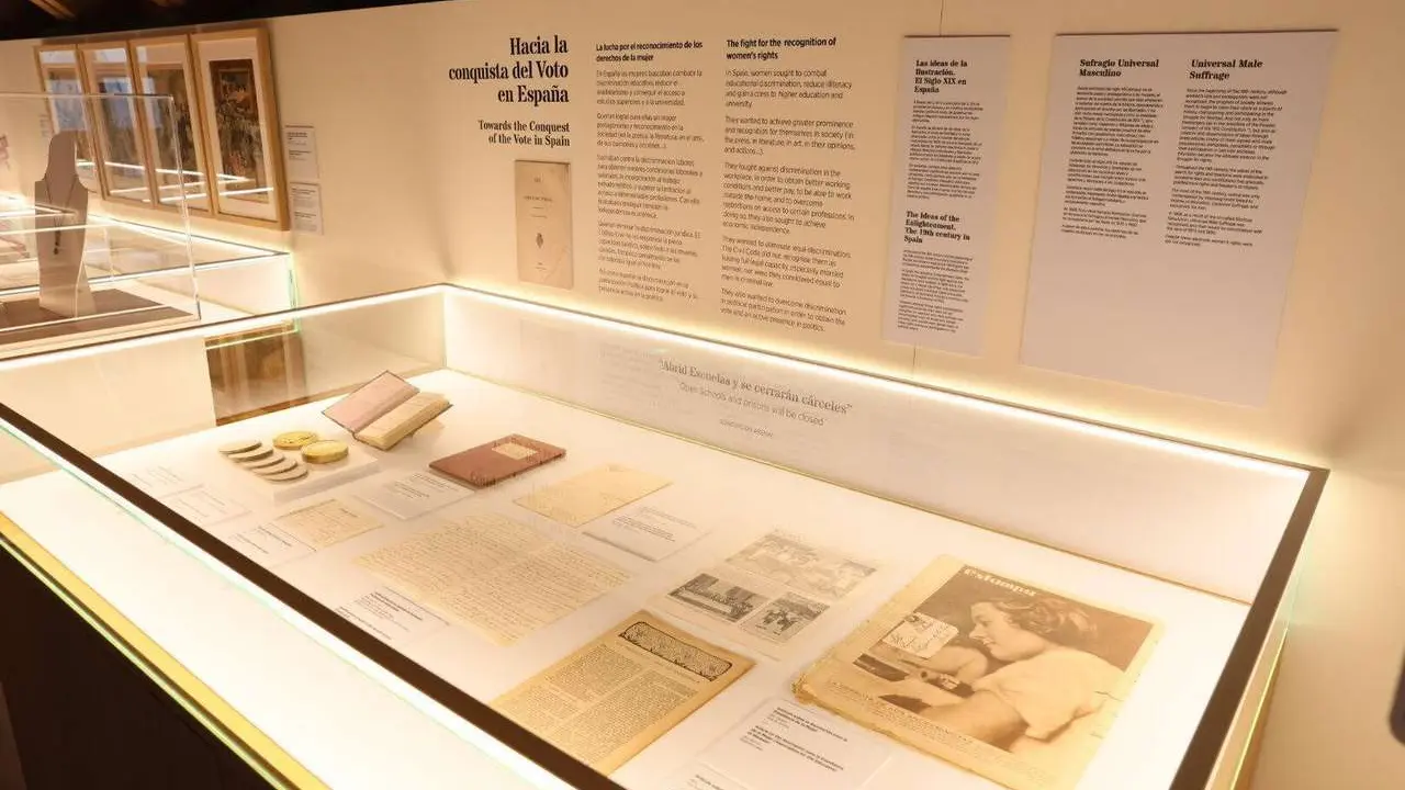 Casa Botines inaugura la exposici&oacute;n temporal 'La Conquista del Voto'. ICAL. 