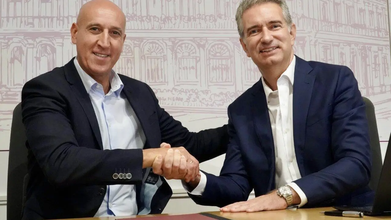 Jos&eacute; Antonio Diez y Miguel &Aacute;ngel Turrado, este martes en el Ayuntamiento de Le&oacute;n. | ICAL