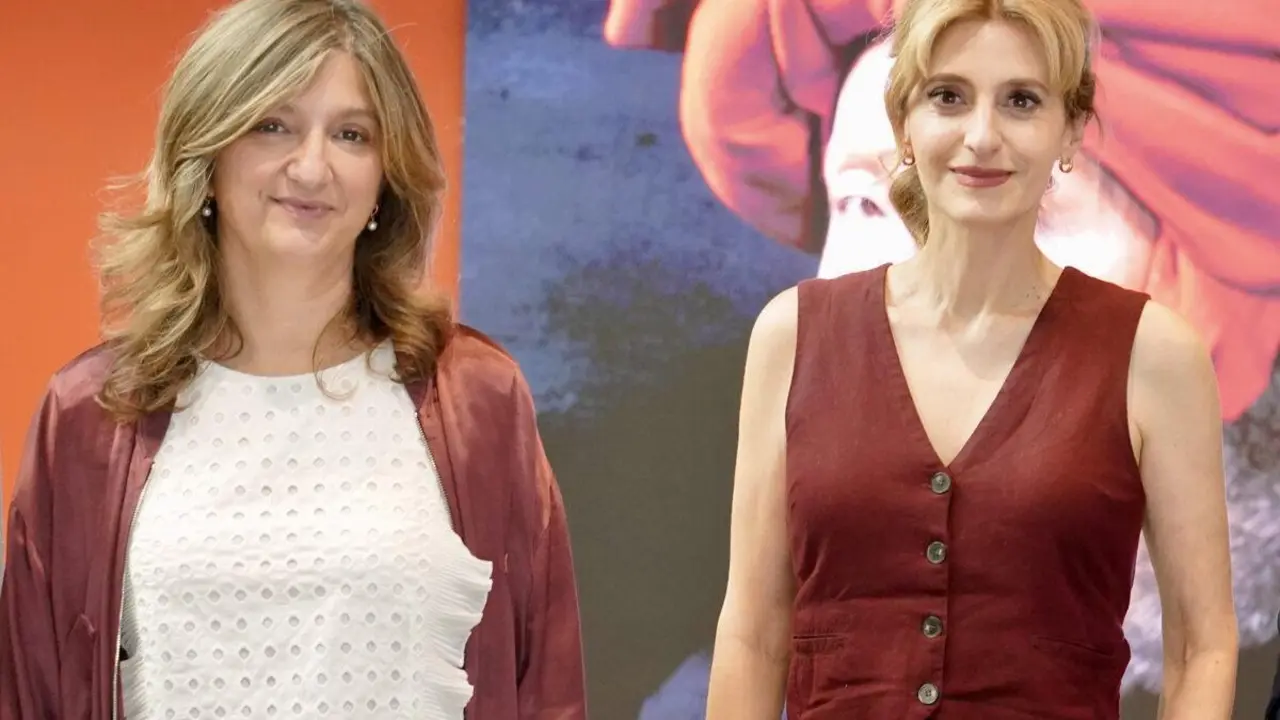 La viceconsejera de Acci&oacute;n Cultural, Mar Sancho (d), y la rectora de la ULE, Nuria Gonz&aacute;lez, este matrtes en el Musac. | ICAL