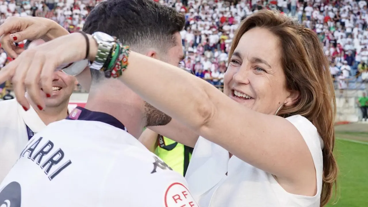Natichu Alvarado, tras el ascenso de la Cultural y Deportiva Leonesa a Segunda Divisi&oacute;n. | ICAL