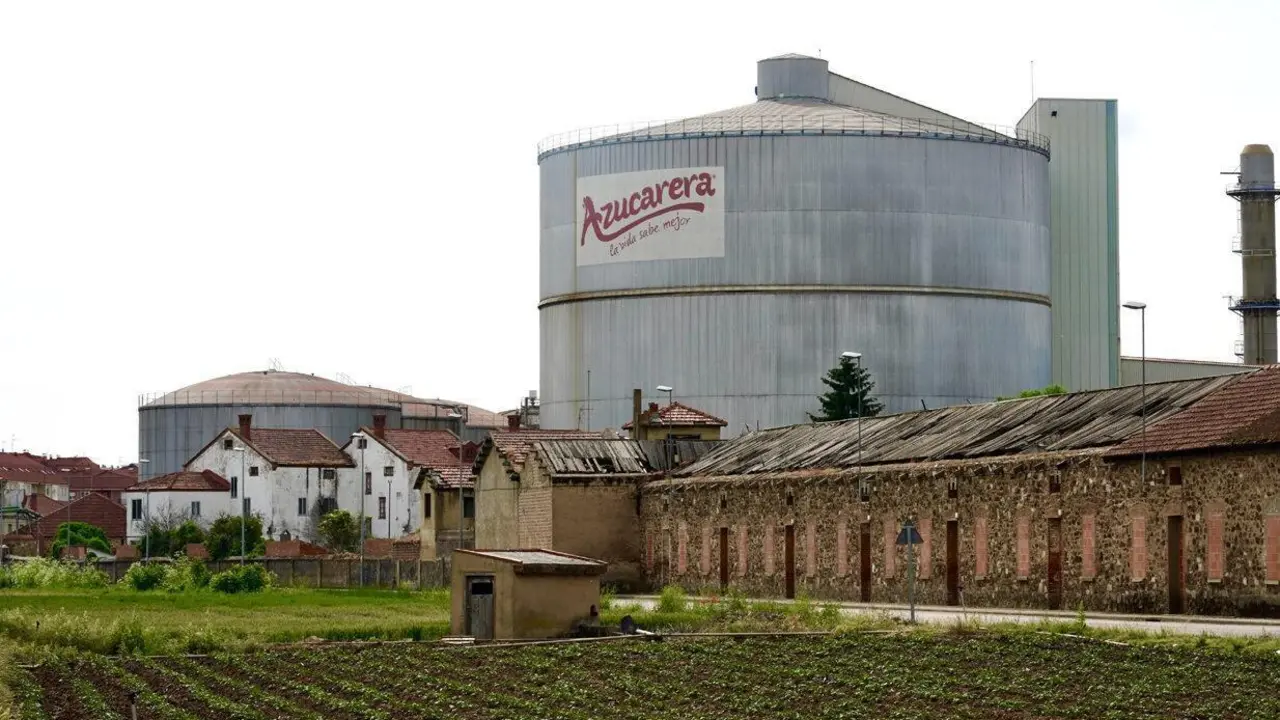 Imagen de archivo de la planta de Azucarera en La Ba&ntilde;eza. | ICAL