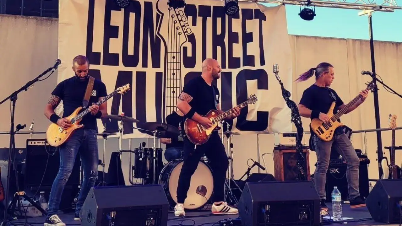 Malos Versos en Le&oacute;n Street Music