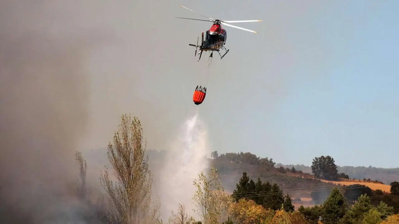 Decenas de incendios asolaron la provincia leonesa este verano. | ICAL