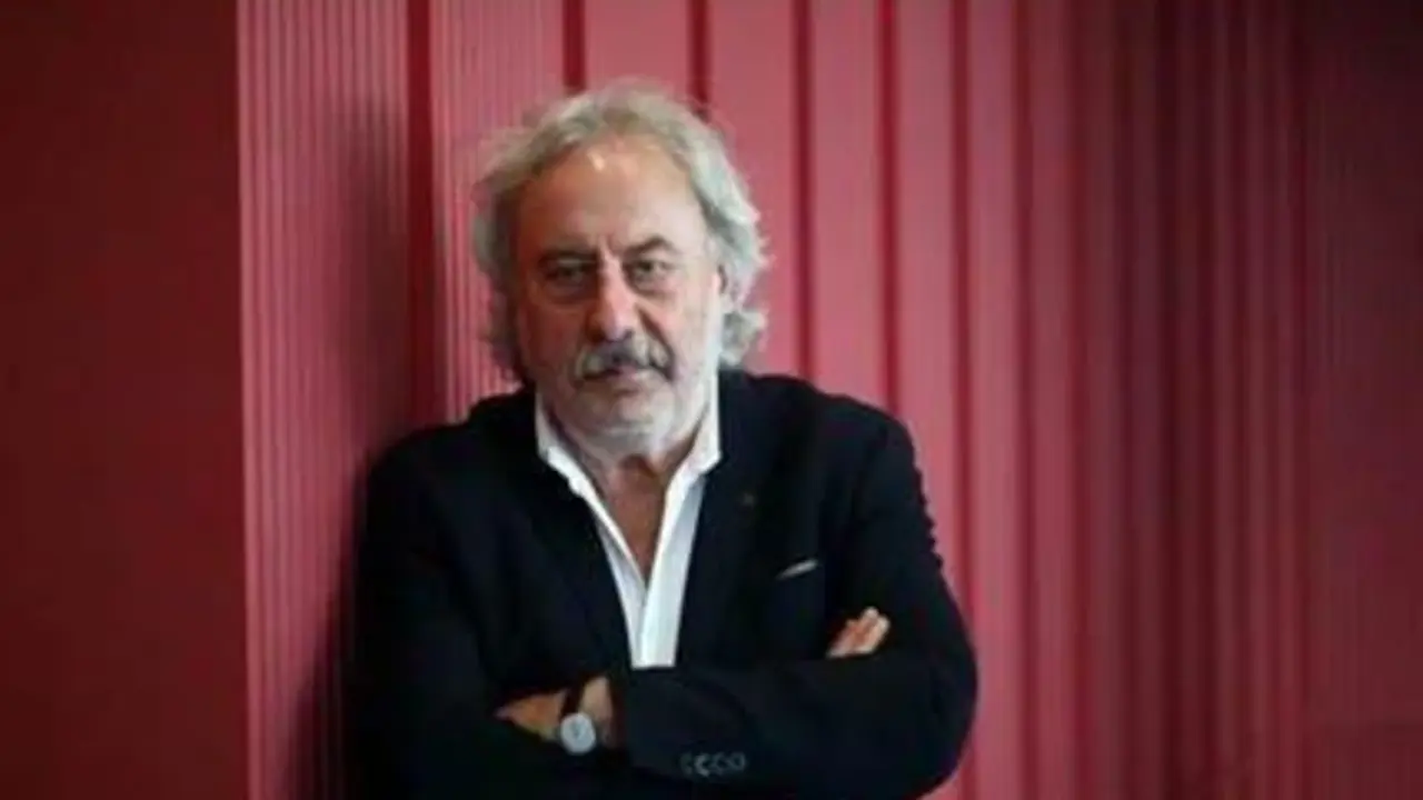 El escritor leon&eacute;s Julio Llamazares. | JC CORDOVILLA