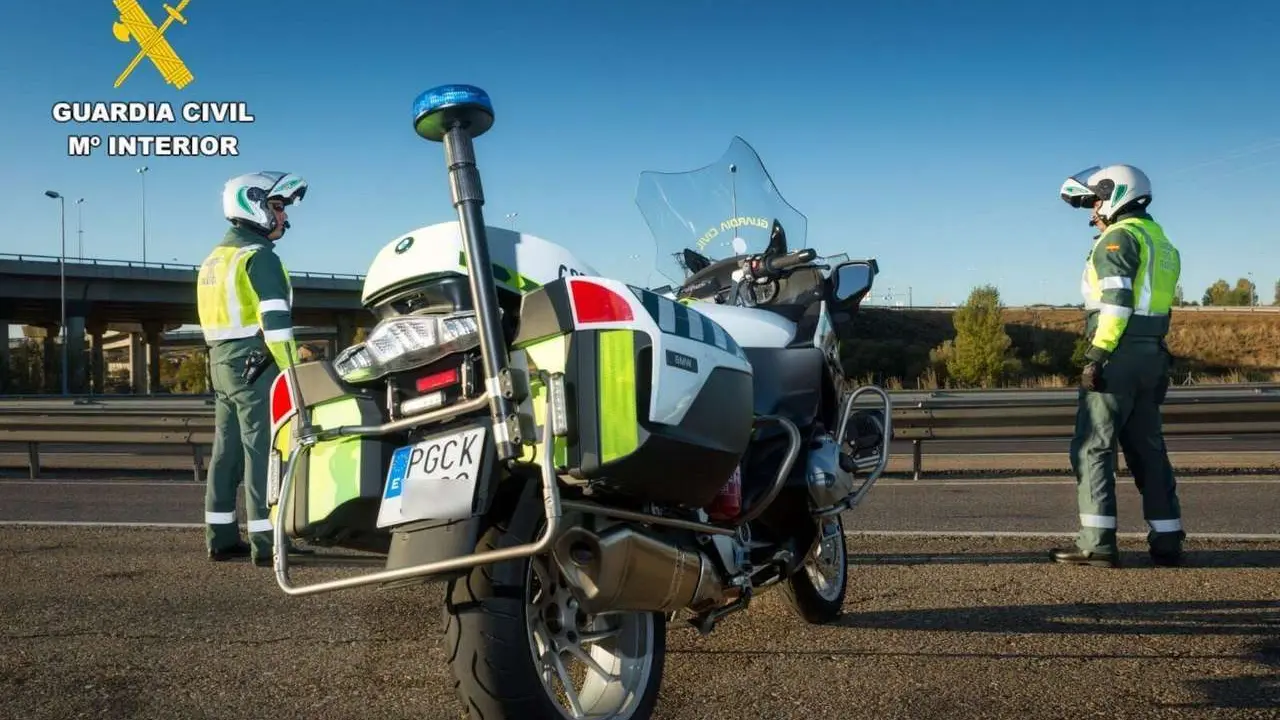 Guardia Civil Tr&aacute;fico Le&oacute;n.