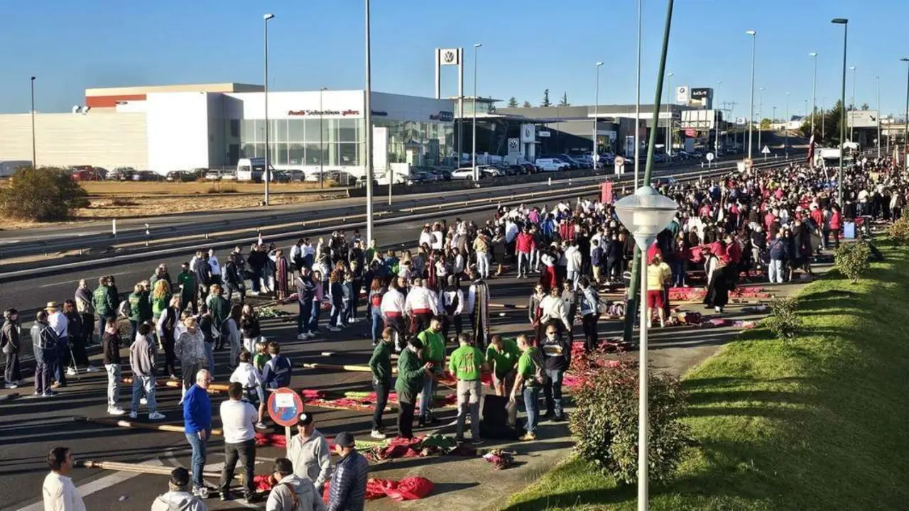Pendones, carros y romeros participaron un a&ntilde;o m&aacute;s en la romer&iacute;a de San Froil&aacute;n | Le&oacute;n 24 Horas
