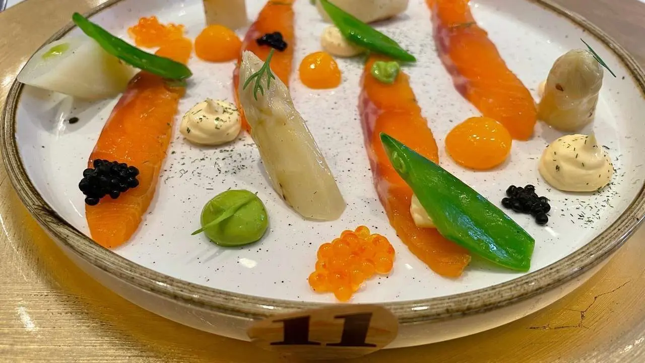 Imagen de archivo de un plato elaborado con trucha en el concurso gastron&oacute;mico anual de Le&oacute;n. | SM