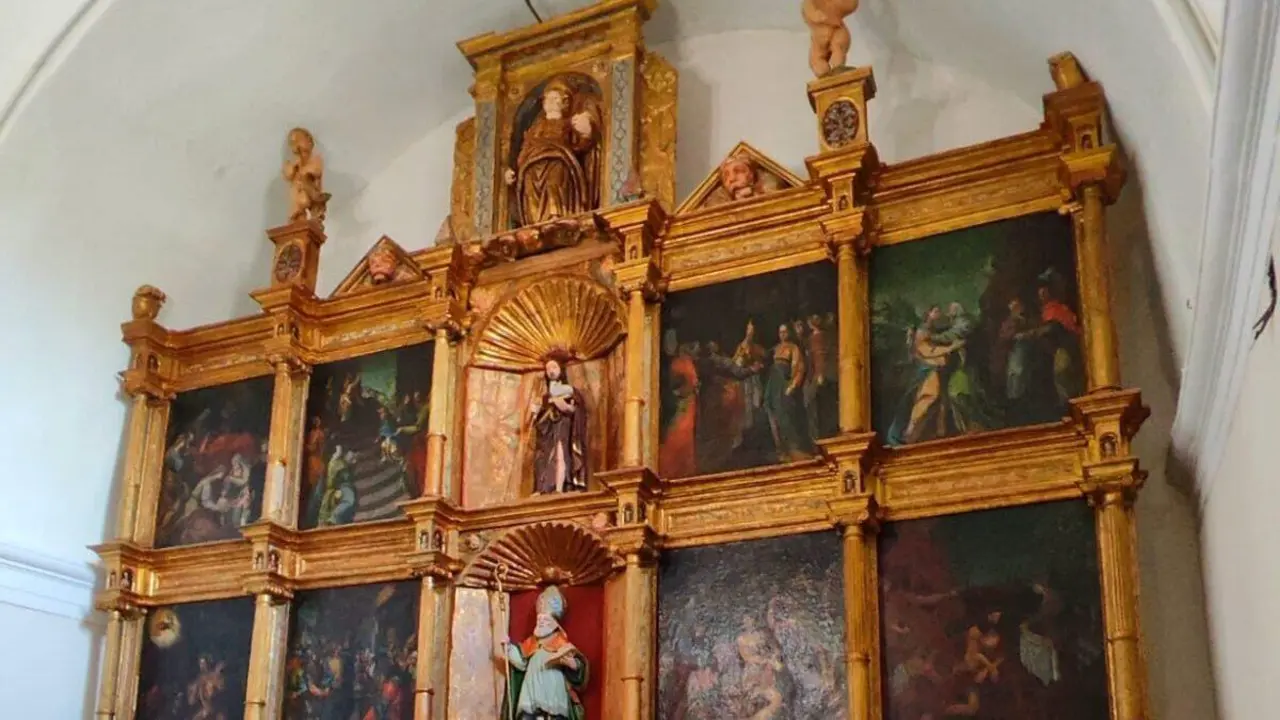 Parte del retablo restaurado en la iglesia de San Mart&iacute;n de Cueza.