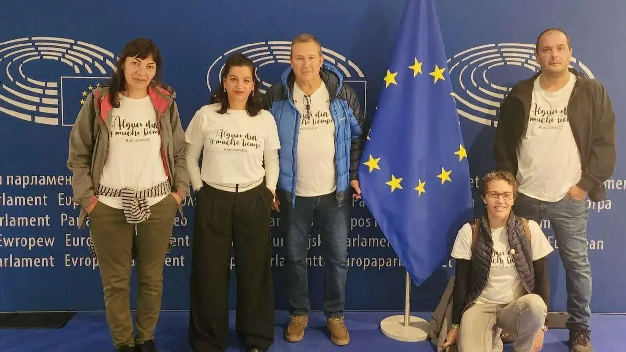 Miembros de OncoBierzo registran en el Parlamento Europeo una petici&oacute;n para reclamar mejoras sanitarias en el Bierzo. Ical