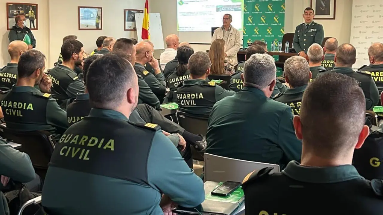 Jornadas de la Guardia Civil y la Asociaci&oacute;n Espa&ntilde;ola Contra el C&aacute;ncer de Le&oacute;n