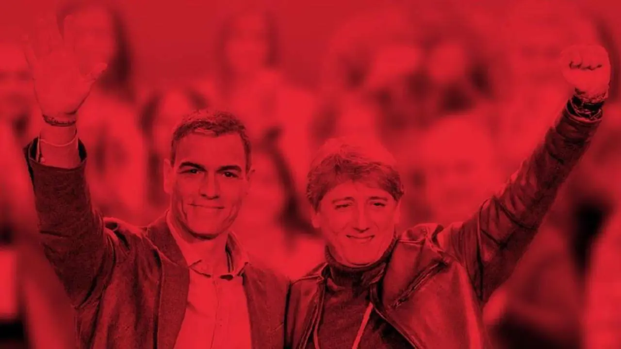 Pedro S&aacute;nchez y Carlos Mart&iacute;nez, con fondo rojo en el cartel que anuncia el evento.