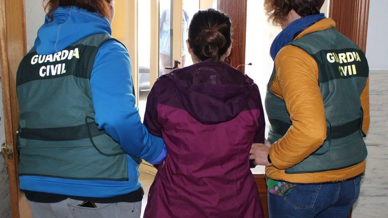 La Guardia Civil detiene a una mujer por el ataque con &aacute;cido en Jim&eacute;nez de Jamuz y le imputa tambi&eacute;n amenazas y quebrantamiento.