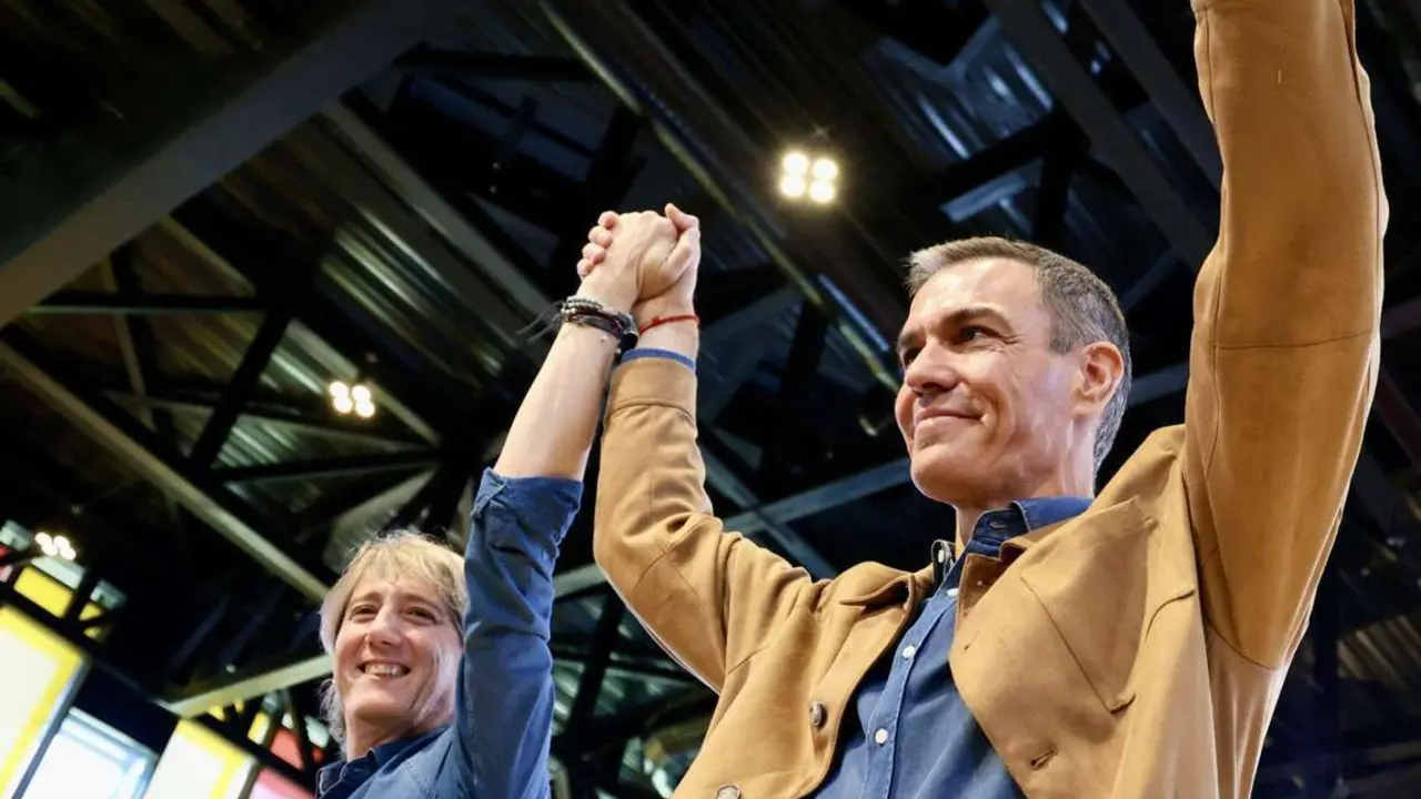 Pedro S&aacute;nchez clausura las jornadas del PSOE en Le&oacute;n junto a Carlos Mart&iacute;nez. | Campillo ICAL