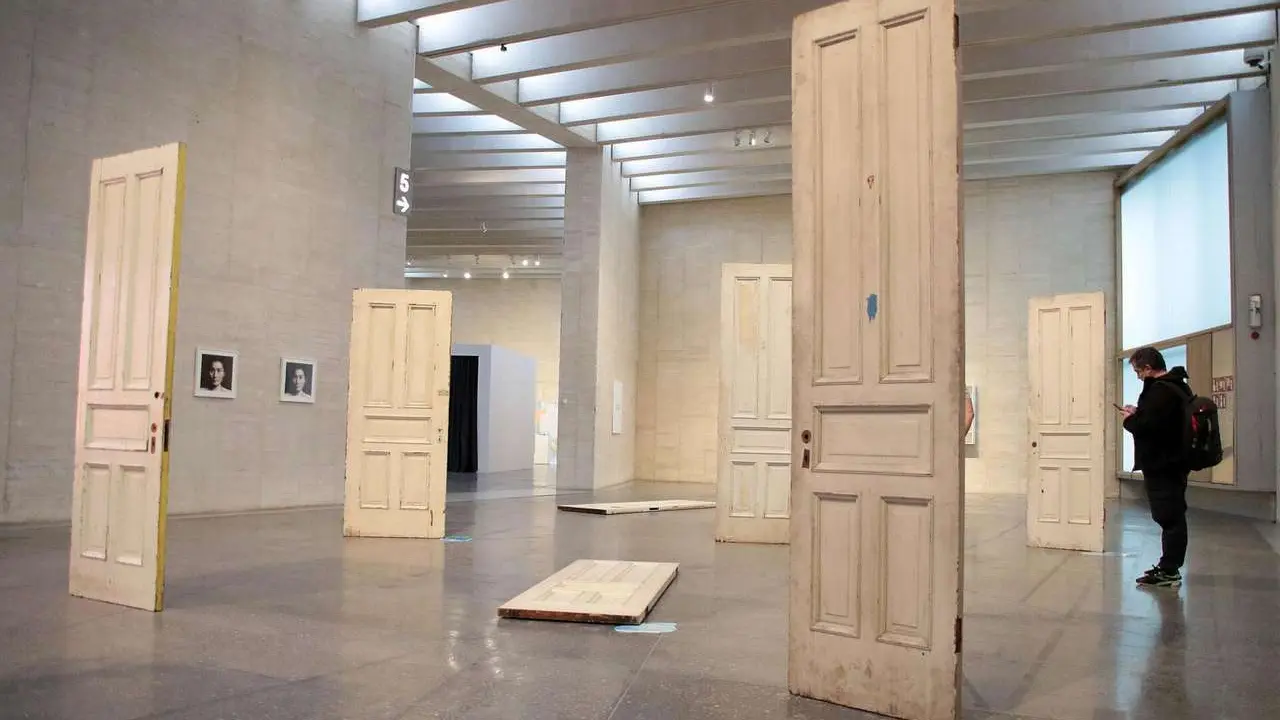 El consejero de Cultura, Turismo y Deporte, Gonzalo Santonja, presenta la exposici&oacute;n &lsquo;Yoko Ono. Insound and Instructure&rsquo;. Ical