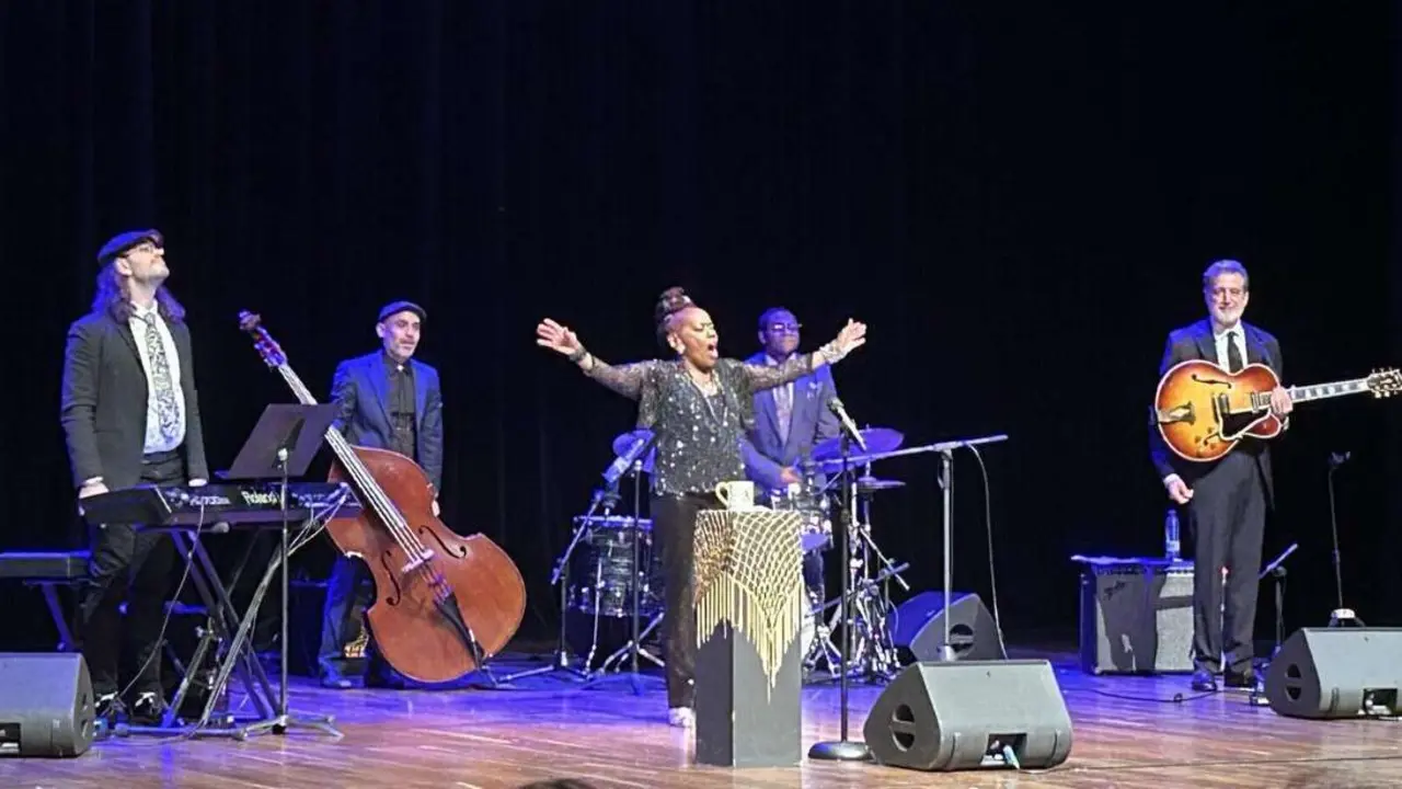 Catherine Russell conquist&oacute; el Auditorio Ciudad de Le&oacute;n. Le&oacute;n 24 Horas.