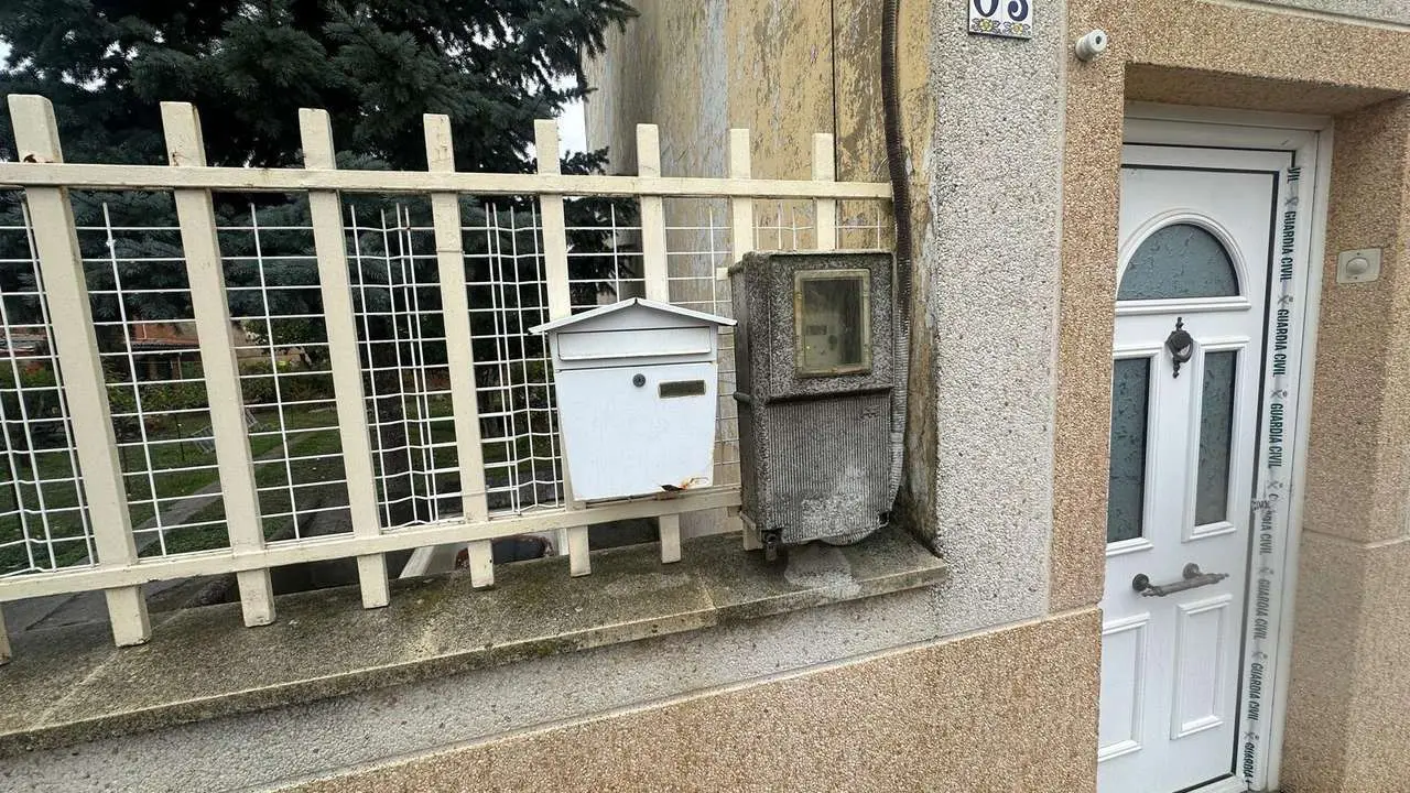 Juan Carlos F.D. (63), hallado muerto en el pozo de su vivienda el 2 de noviembre, viv&iacute;a desde hace a&ntilde;os solo en la plaza del estanco de Lorenzana. | SM