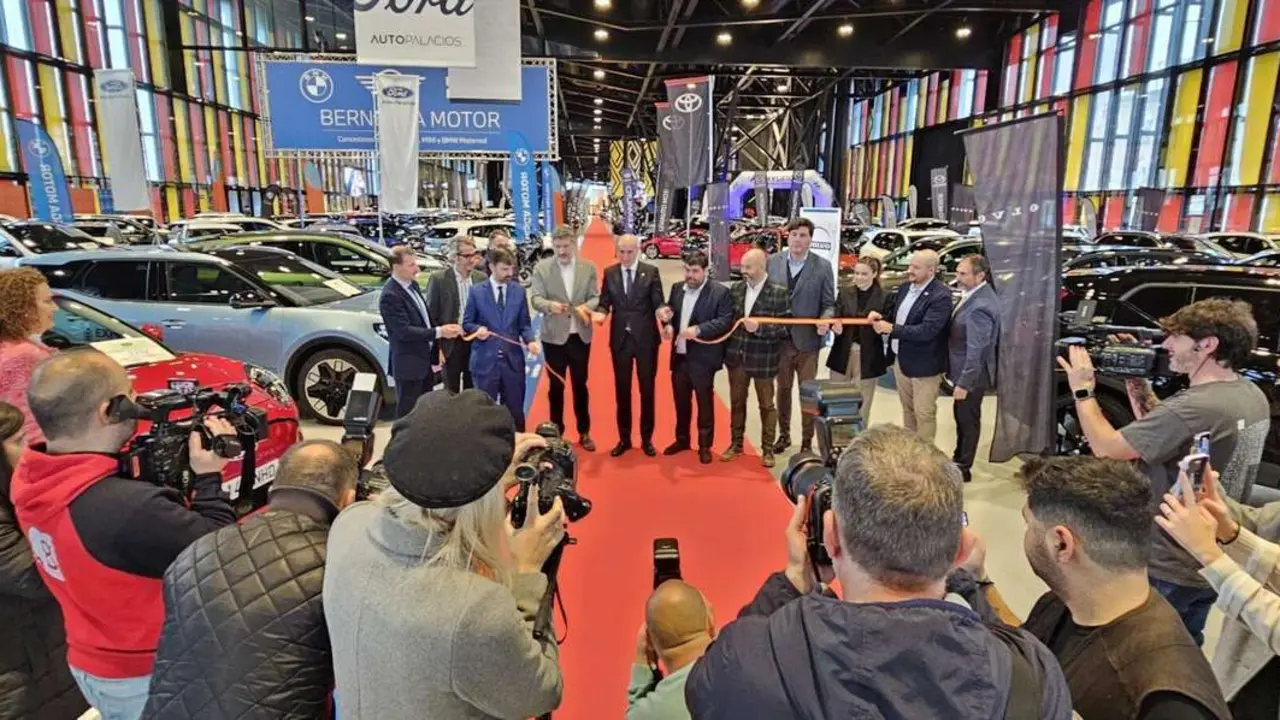 El IX Sal&oacute;n del Autom&oacute;vil de Le&oacute;n se ha inaugurado este jueves en el palacio de Congresos de Le&oacute;n. | ALFAGEME