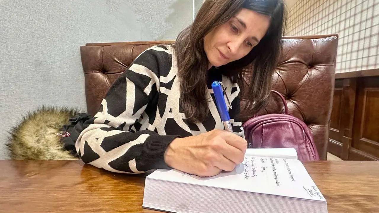 La periodista Cristina Fanjul ha escrito junto a V&iacute;ctor del Reguero el libro 'Don Vito' (Akal). | SM