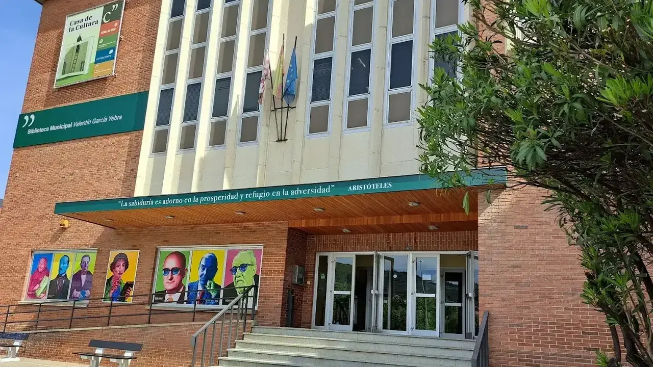 Biblioteca Valent&iacute;n Garc&iacute;a Yebra. Ayuntamiento de Ponferrada.