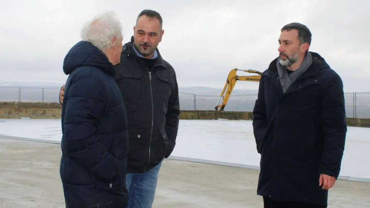 Obras del futuro Centro Arqueol&oacute;gico de la Ciudad de Lancia, en el cerro de Villasabariego.