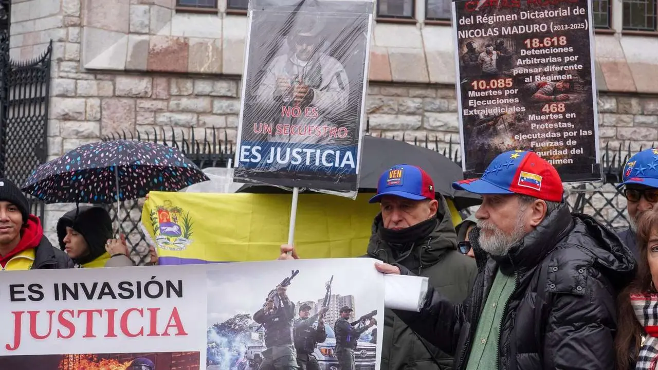 La Asociaci&oacute;n de venezolanos integrados en Le&oacute;n convocan una concentraci&oacute;n para reclamar respeto a la soberan&iacute;a del pueblo y pedir un juicio contra Nicol&aacute;s Maduro. Campillo. ICAL.
