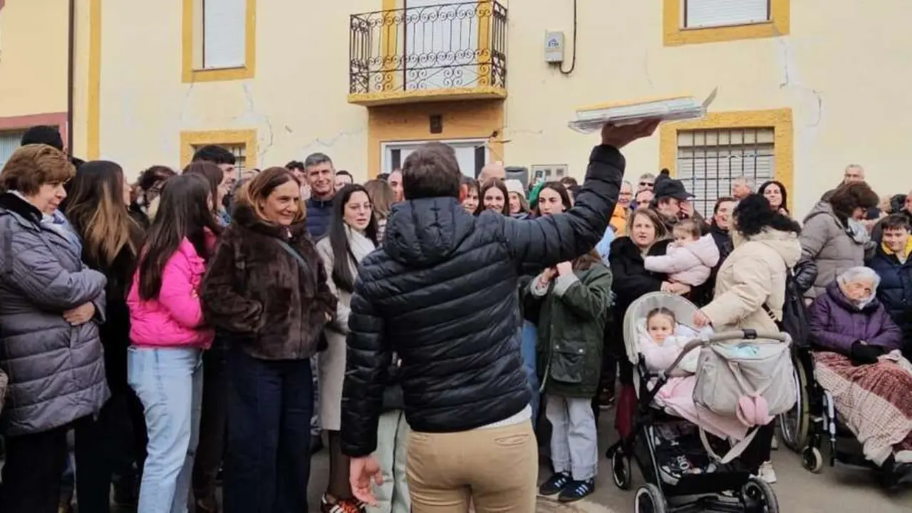 San Ant&oacute;n en Algadefe, con la tradicional subasta de tartas tras los actos del d&iacute;a. | Le&oacute;n 24 Horas