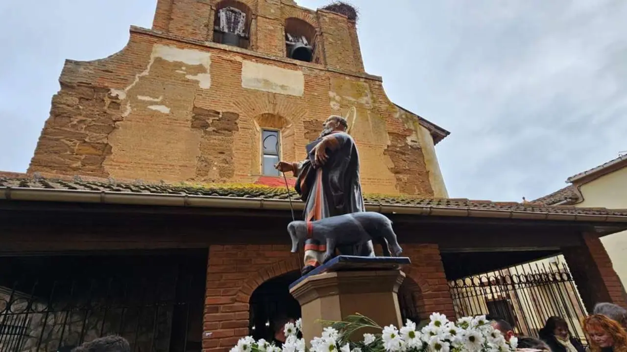 San Ant&oacute;n en Algadefe, con la tradicional subasta de tartas tras los actos del d&iacute;a. | Le&oacute;n 24 Horas