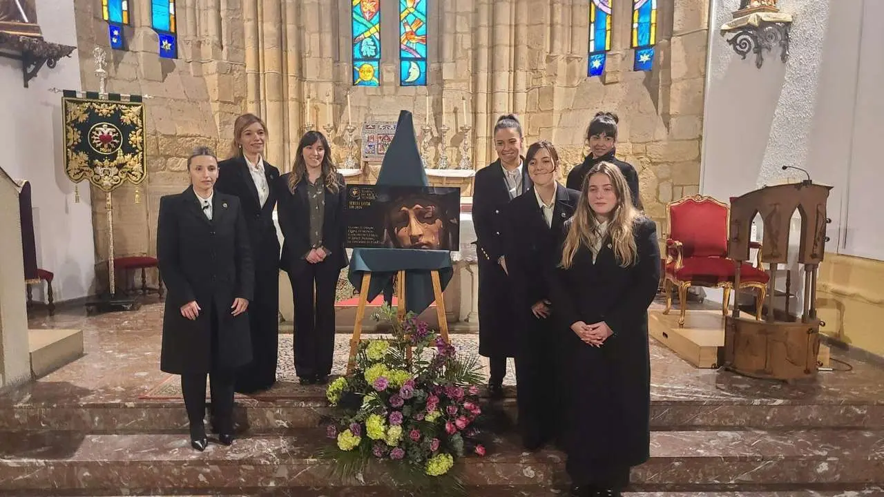 La Cofrad&iacute;a Mar&iacute;a del Dulce Nombre presenta su cartel para la Semana Santa 2026