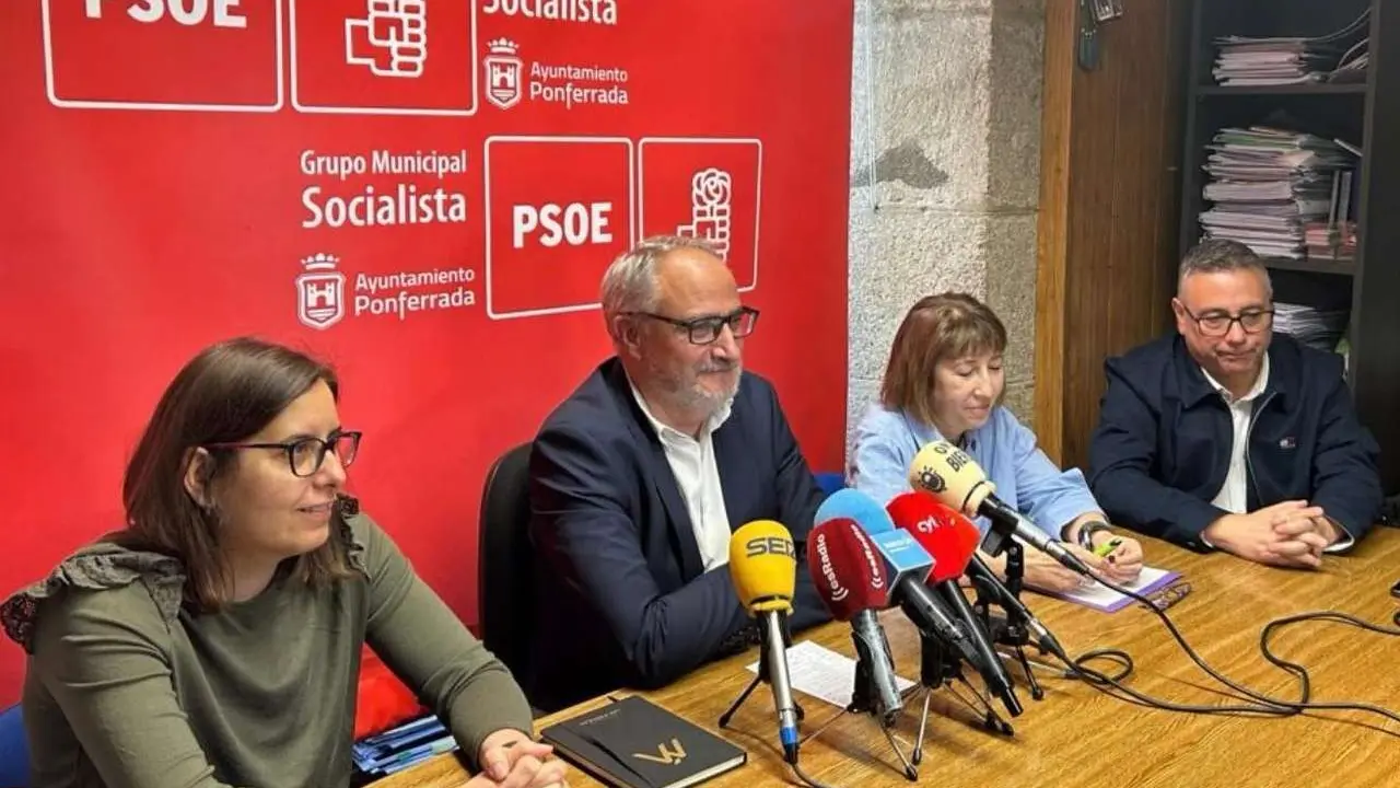 Rueda de prensa de los socialistas de Ponferrada.