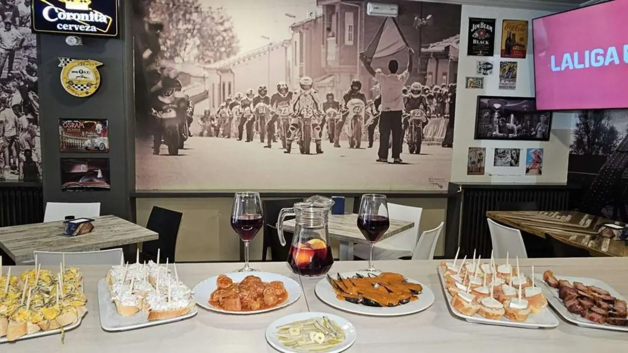 Cafeter&iacute;a La Plata, en La Ba&ntilde;eza. 24Siete Producciones