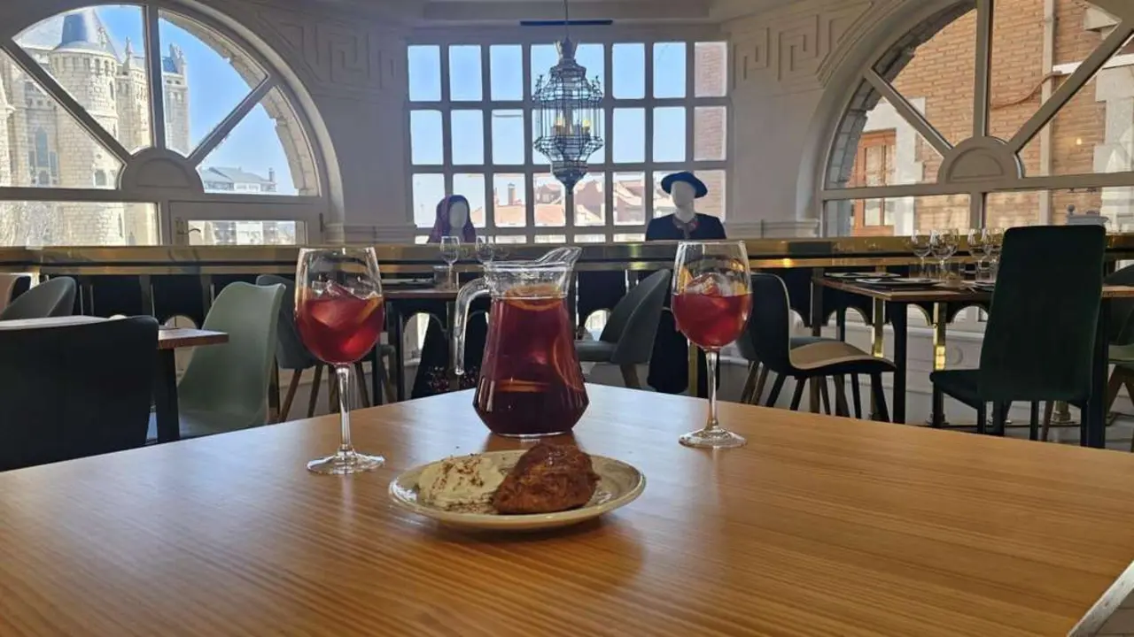 El Rinc&oacute;n de Gaud&iacute;, Astorga. 24Siete Producciones