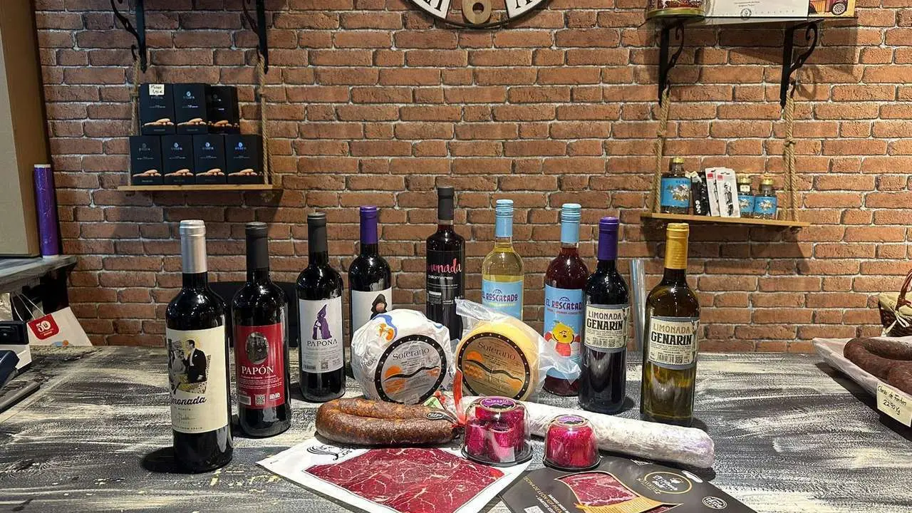 R&uacute;a Selecta. 24Siete Producciones